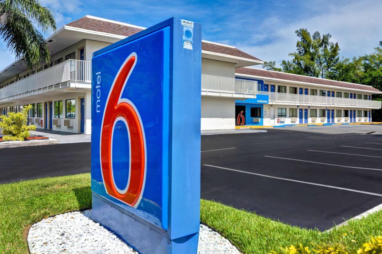Motel 6 Dania Beach Esterno foto