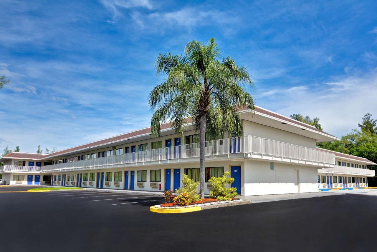 Motel 6 Dania Beach Esterno foto