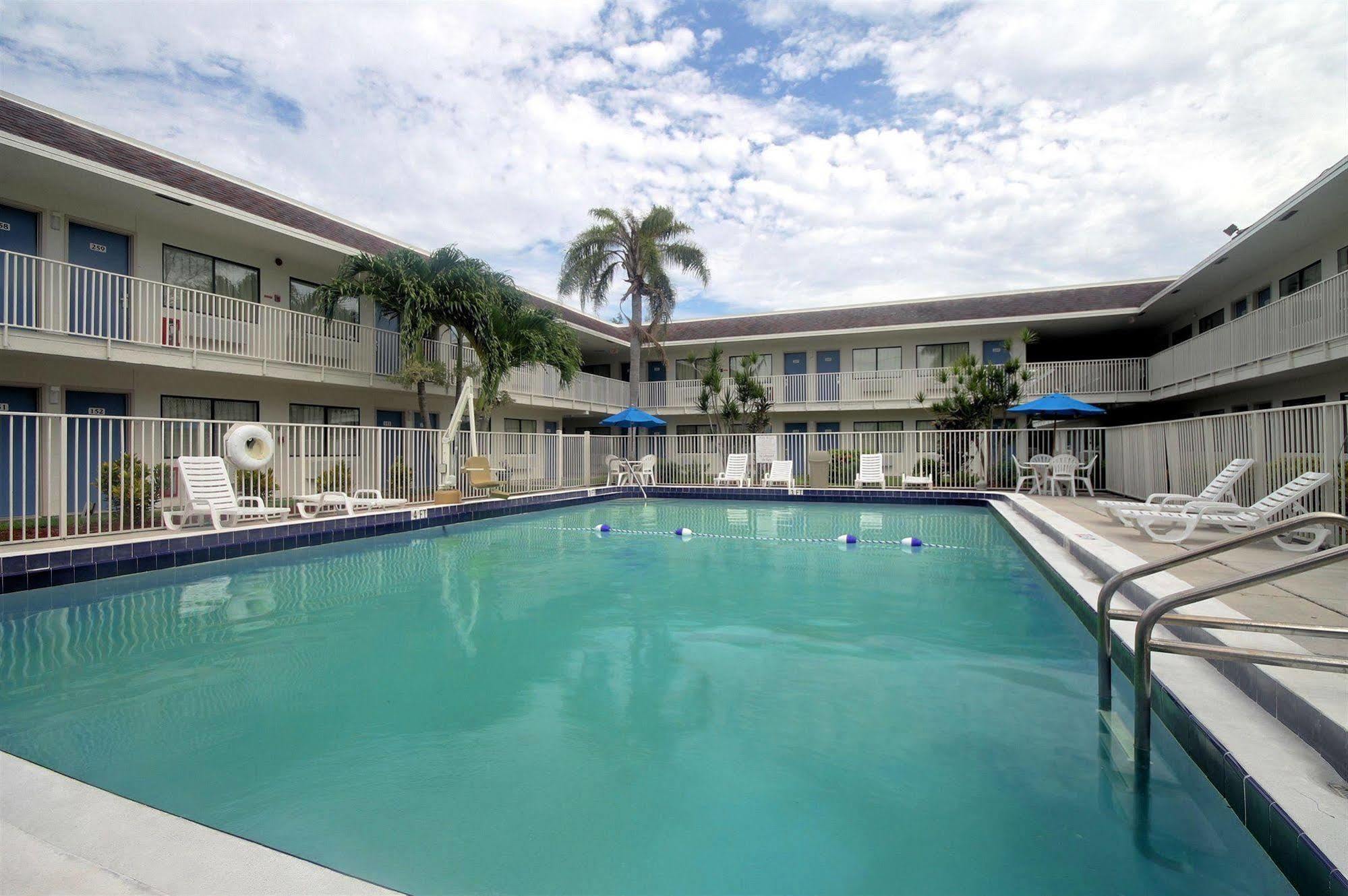Motel 6 Dania Beach Esterno foto